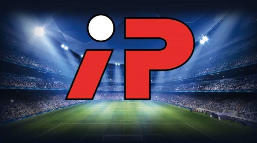 kaiyunsports-赞助商方面，某知名运动品牌紧急叫停原定投放的“精准判罚”广告 campaign，担心品牌形象受损。转播商Canal+则临时调整解说阵容，增派资深裁判顾问参与赛事点评。这种商业层面的连锁反应，倒逼联盟加快制度改革步伐。